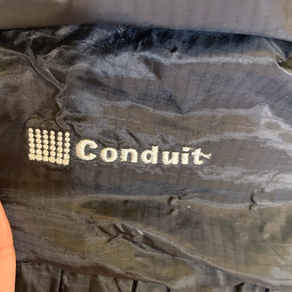 Mountain hardware conduit rain jacket outdoors - Picture 8 of 12